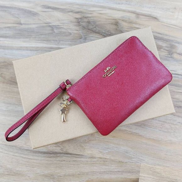 🩵NIB Coach Red Genuine Leather Wristlet w/Detachable \'Coach\' & Star Charms
